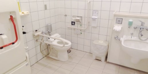 多目的トイレ・多目的トイレ（オストメイト）のイメージ